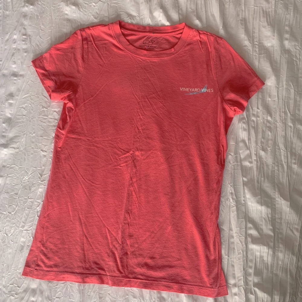 Women’s  Vineyard vines t shirt